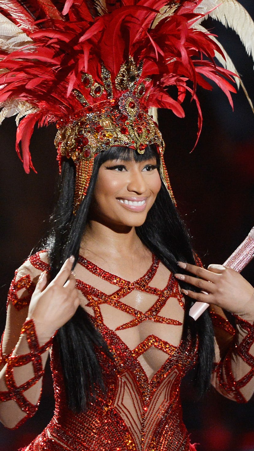 LOS ANGELES, CA - AUGUST 30:  Recording artists Taylor Swift (L) and Nicki Minaj perform onstage dur...