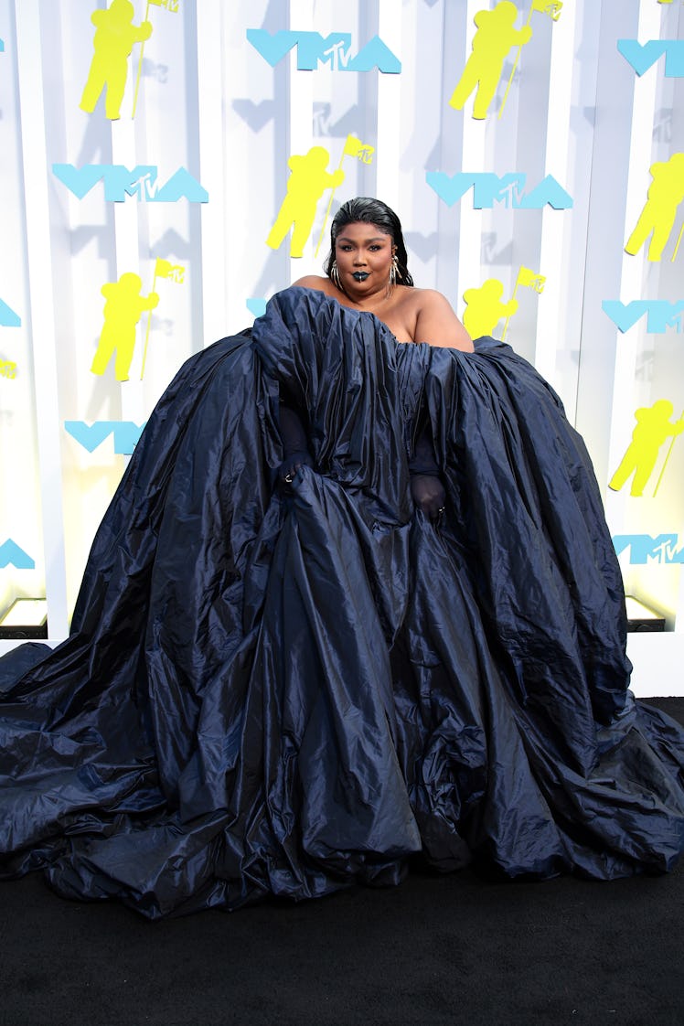 Lizzo attends the 2022 MTV VMAs 