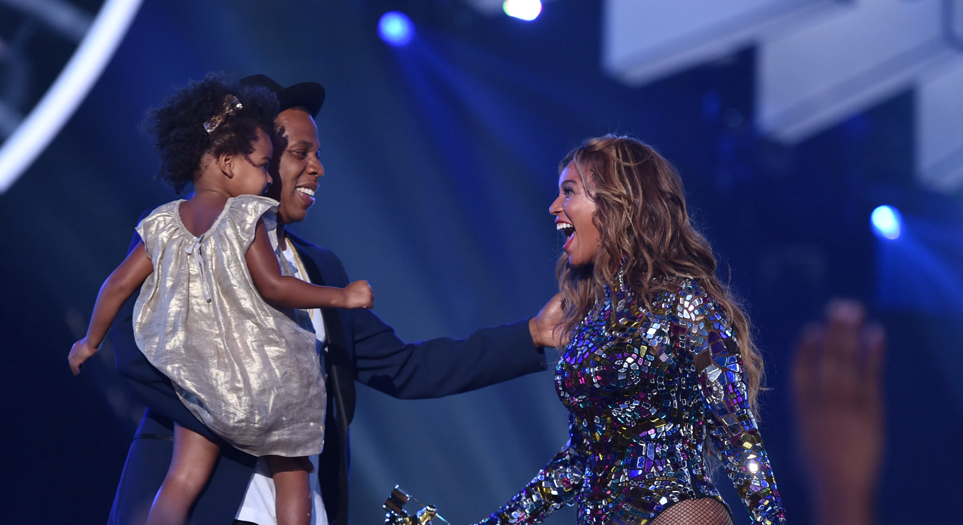 12 Photos Of Beyonce's Best VMAs Moments From 2000 to 2022 ...
