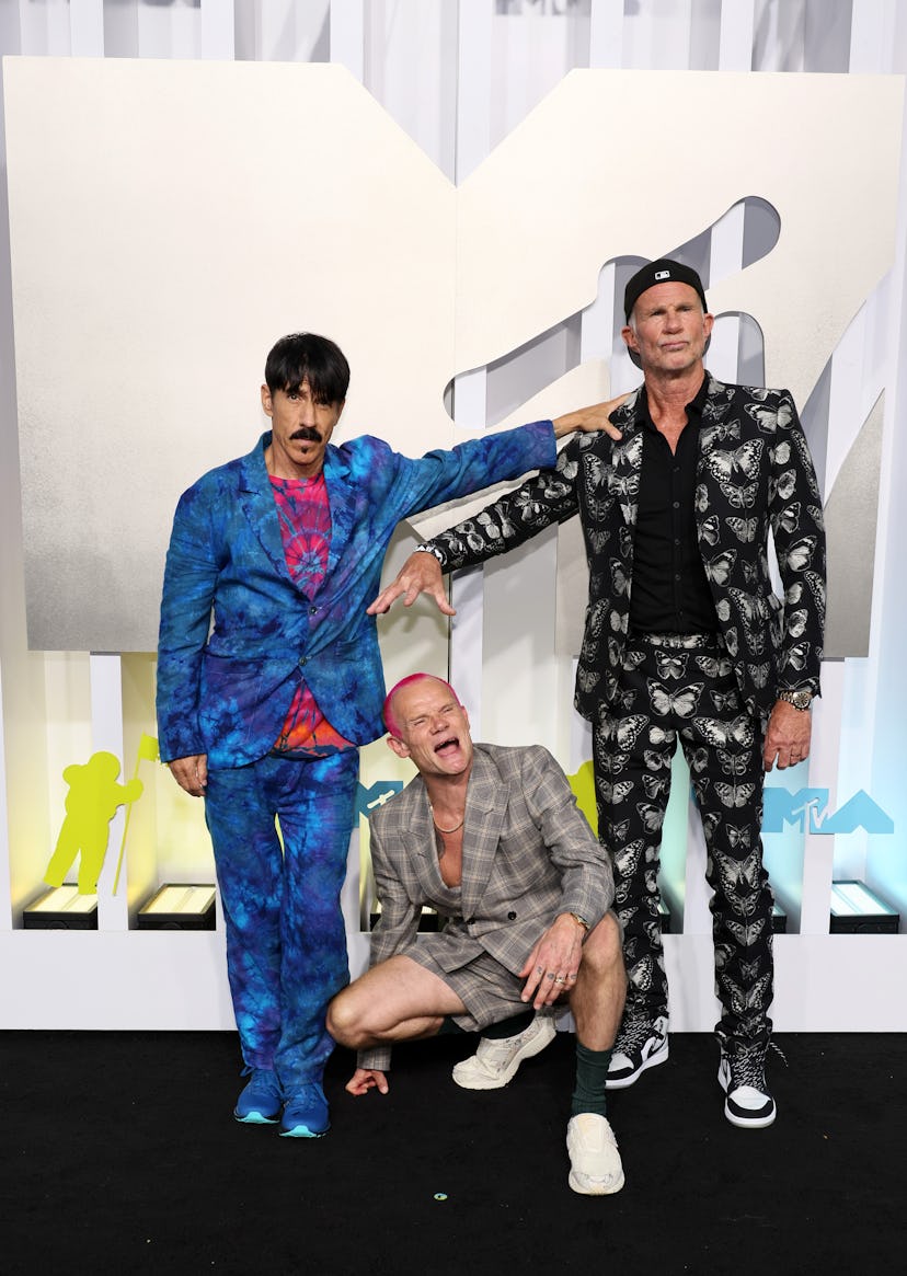 NEWARK, NEW JERSEY - AUGUST 28:  (L-R) Anthony Kiedis, Flea and Chad Smith of Red Hot Chili Peppers ...