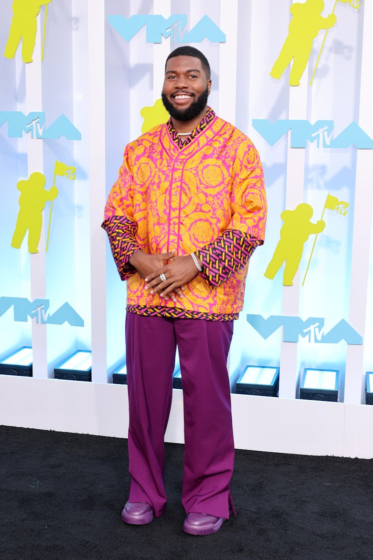 Khalid attends the 2022 MTV VMAs