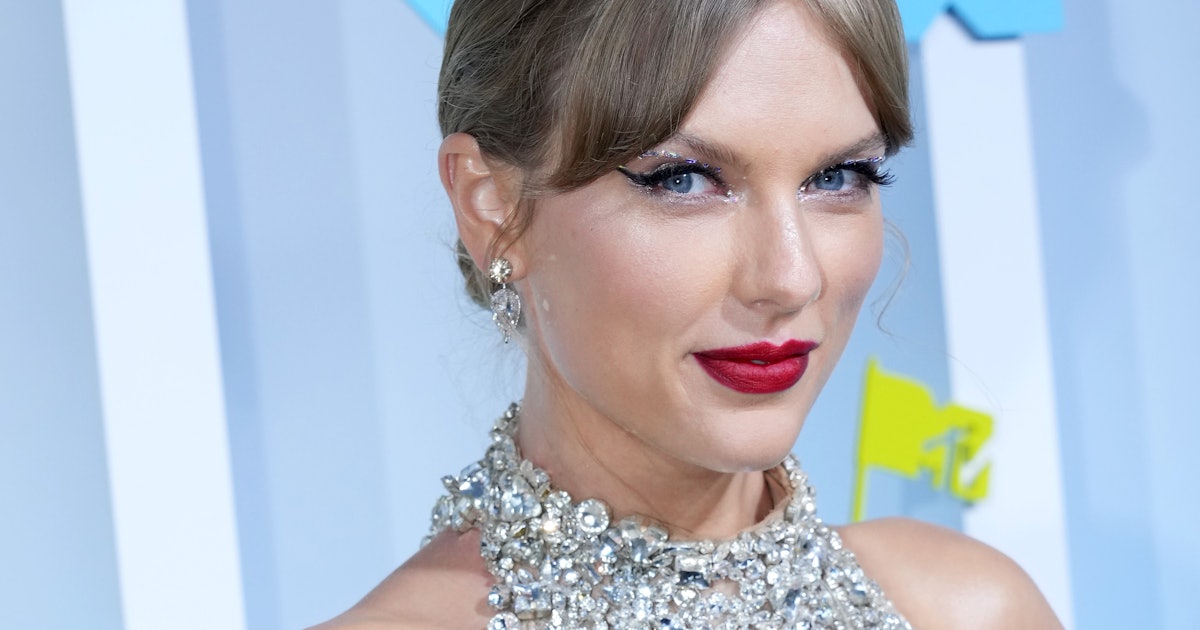 Taylor Swift seems to be recreating her look from the “Look What You Made M...