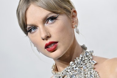 NEWARK, NEW JERSEY - AUGUST 28: Taylor Swift attends the 2022 MTV Video Music Awards at Prudential C...