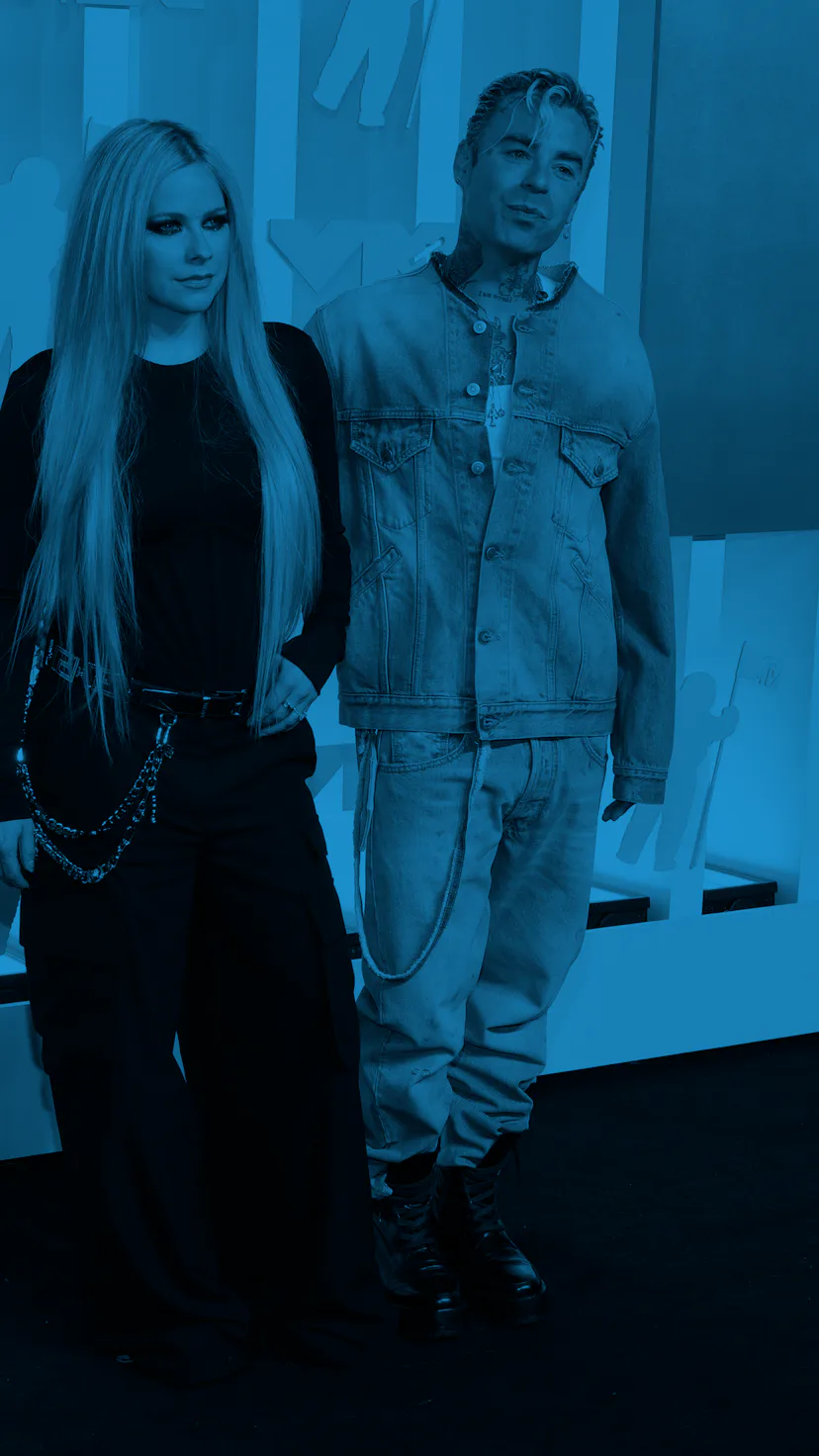 NEWARK, NEW JERSEY - AUGUST 28: (L-R) Avril Lavigne and Mod Sun attend the 2022 MTV VMAs at Prudenti...