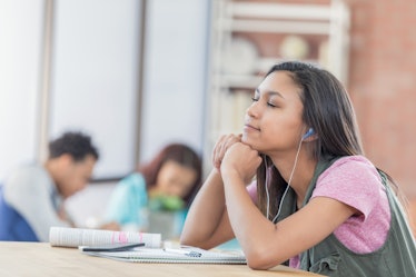 How to de-stress and practice mindfulness going back to school, according to a Headspace mindfulness...