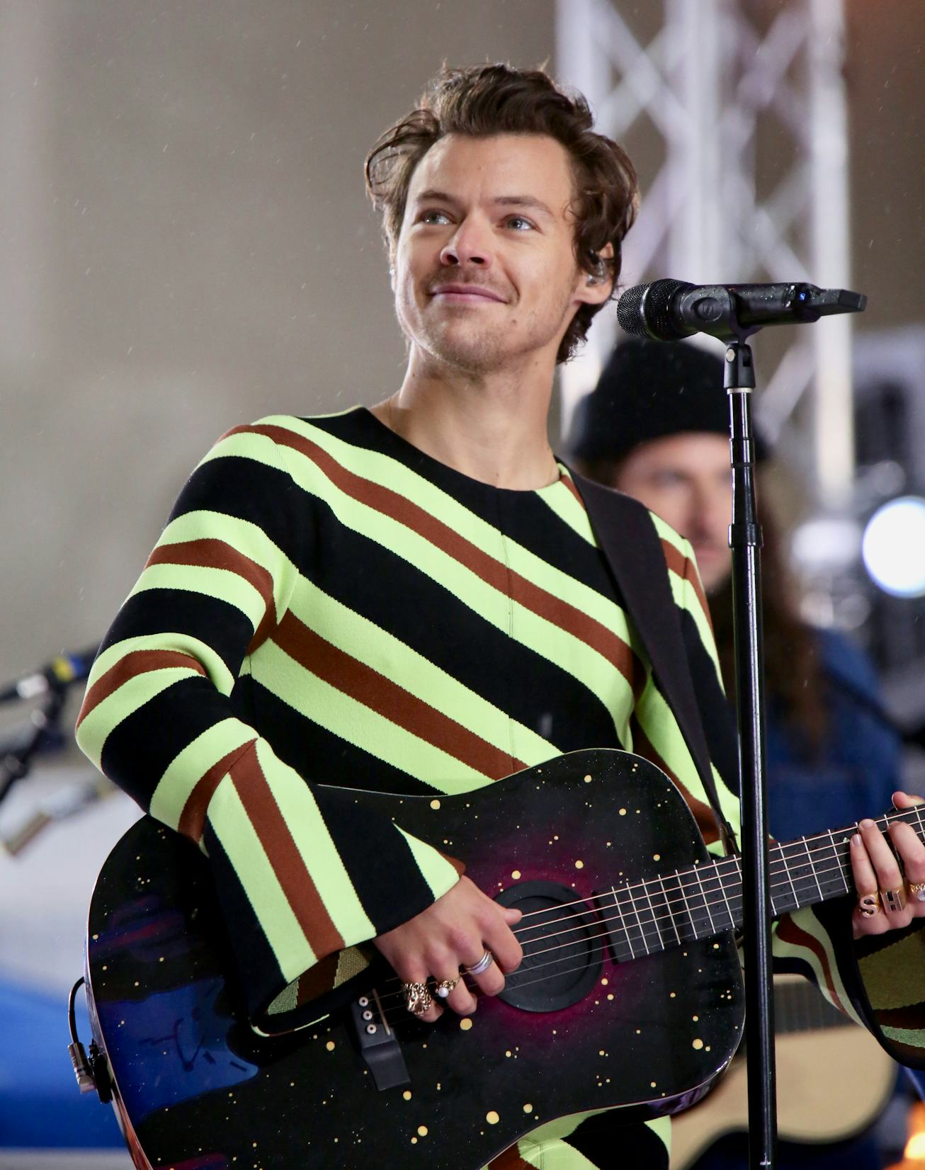 NEW YORK, NY - MAY 19: Harry Styles is seen on May 19, 2022 in New York City.  (Photo by Nancy River...