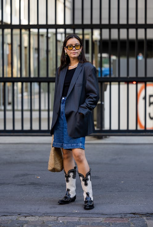how to wear cowboy boots