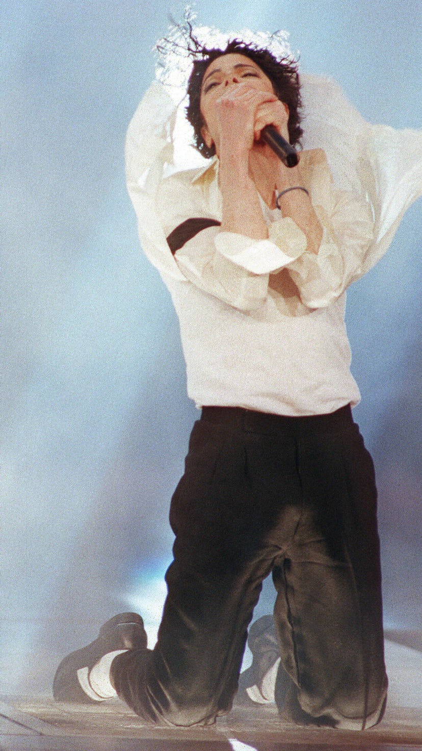 Michael Jackson bought out Guns N' Roses' Slash during his performance at the 1995 MTV VMAs. 