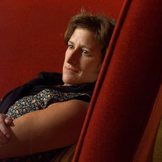 BANKS21-C-18JUN99-DD-MAC Author Melissa Bank has a new novel out about growing up female ...