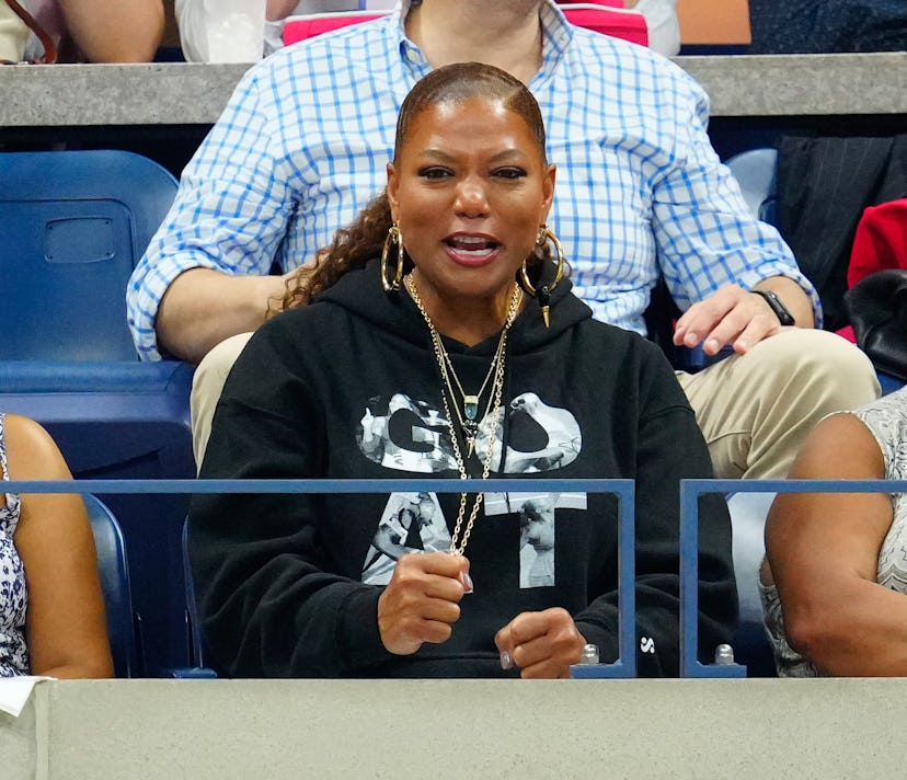 NEW YORK, NEW YORK - AUGUST 29: Queen Latifah cheers during the Women's Singles First Round match be...