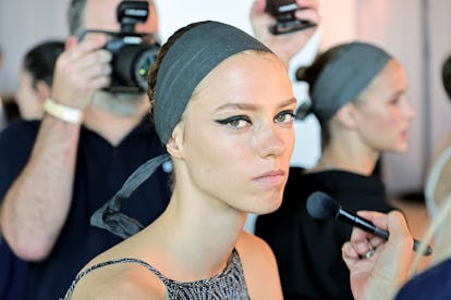 ’90s Grunge Make-up Is The Best Magnificence Development From NYFW S/S ’23 ’90s Grunge Make-up Is The Best Magnificence Development From NYFW S/S ’23