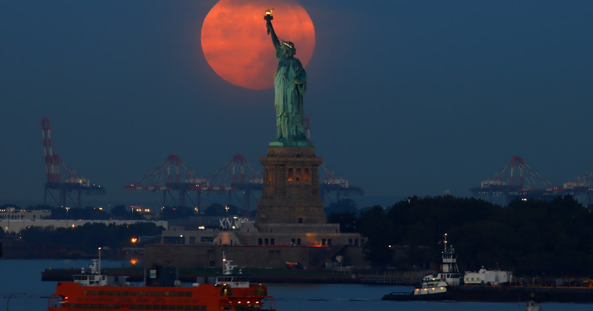 Harvest Moon 2022 10 Incredible Views Of This Weekend s Lunar Event harvest-moon-2022-10-incredible-views-of-this-weekend-s-lunar-event