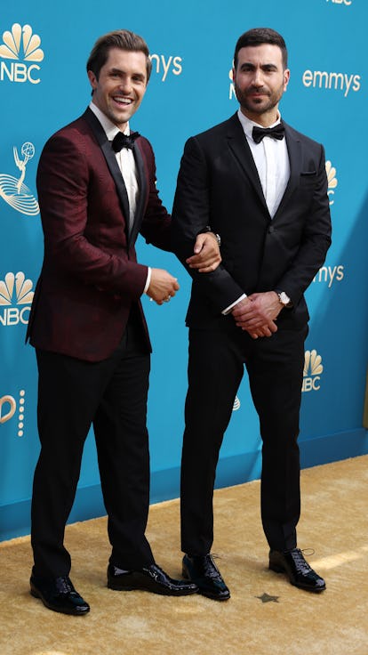  Brett Goldstein and Phil Dunster at the 2022 Emmy Awards