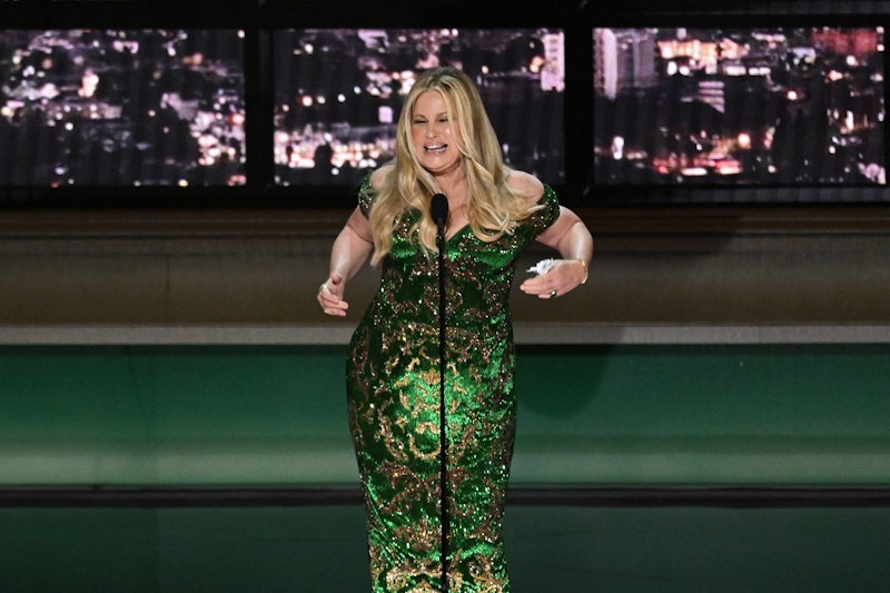 Memes & Tweets About Jennifer Coolidge's 2022 Emmys Speech & Dance For 'The White Lotus'