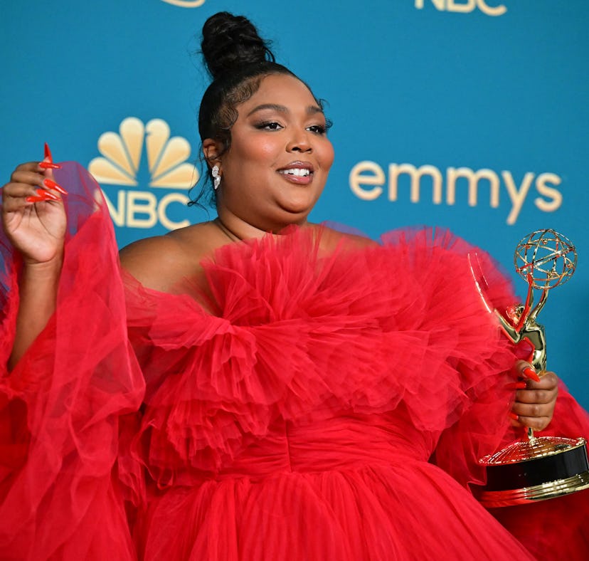 Lizzo took so many selfies with celebrities at the 2022 Emmys on Sept. 12, 2022.