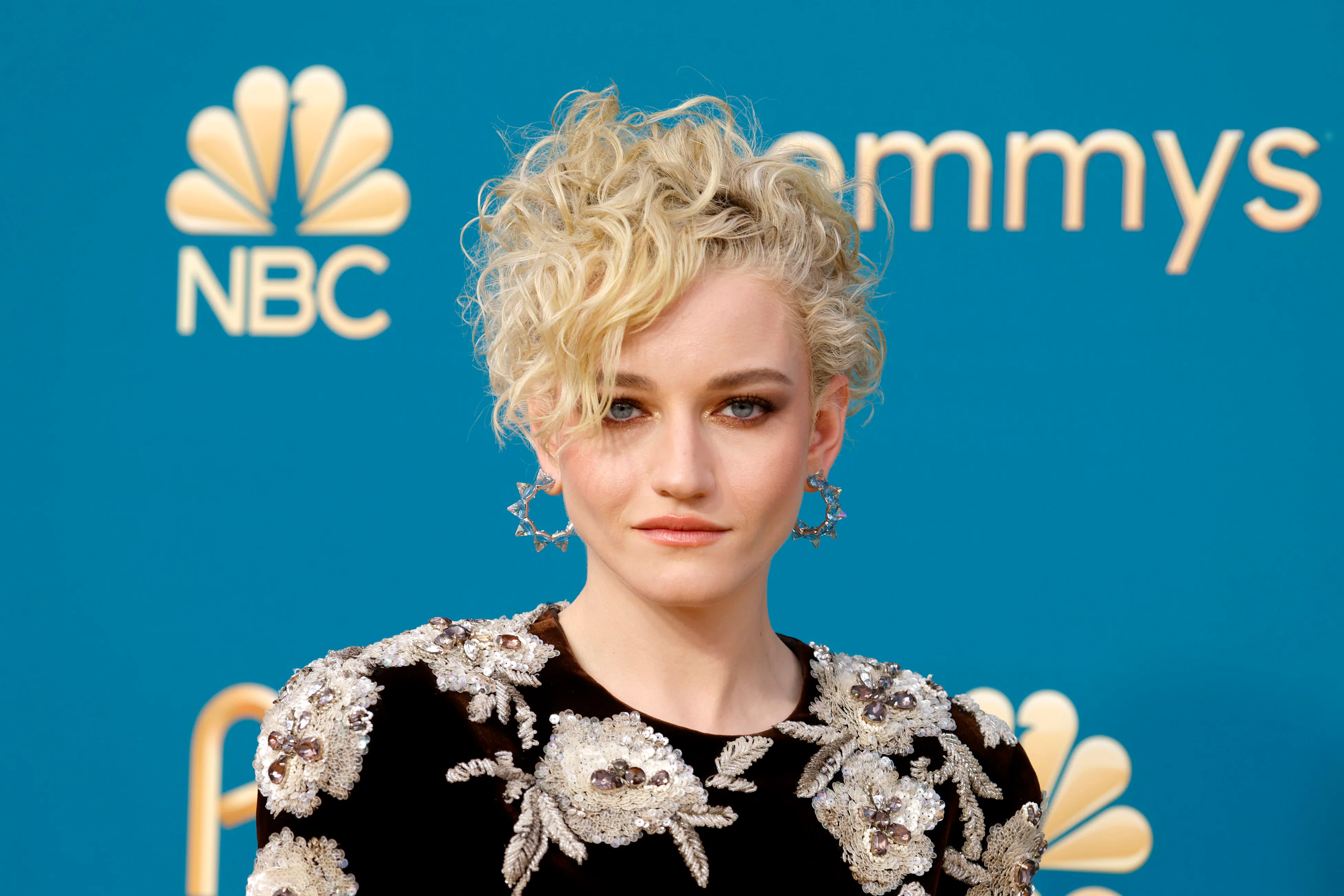 The Best 2022 Emmys Jewelry Won The Gold Carpet
