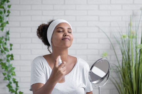 What does it mean to moisture sandwich your skin care products? Here's a breakdown of the hydrating ...