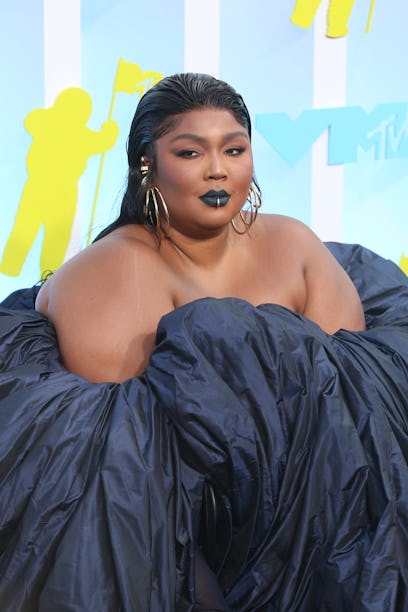 Lizzo in black lipstick at the 2022 MTV Video Music Awards on August 28, 2022.