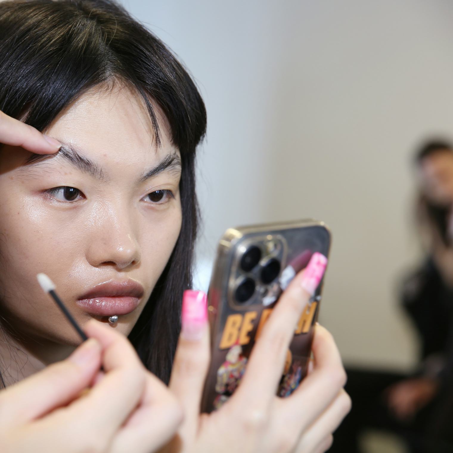 This Controversial Eyebrow Trend Got A High-Fashion Update At London Fashion Week
