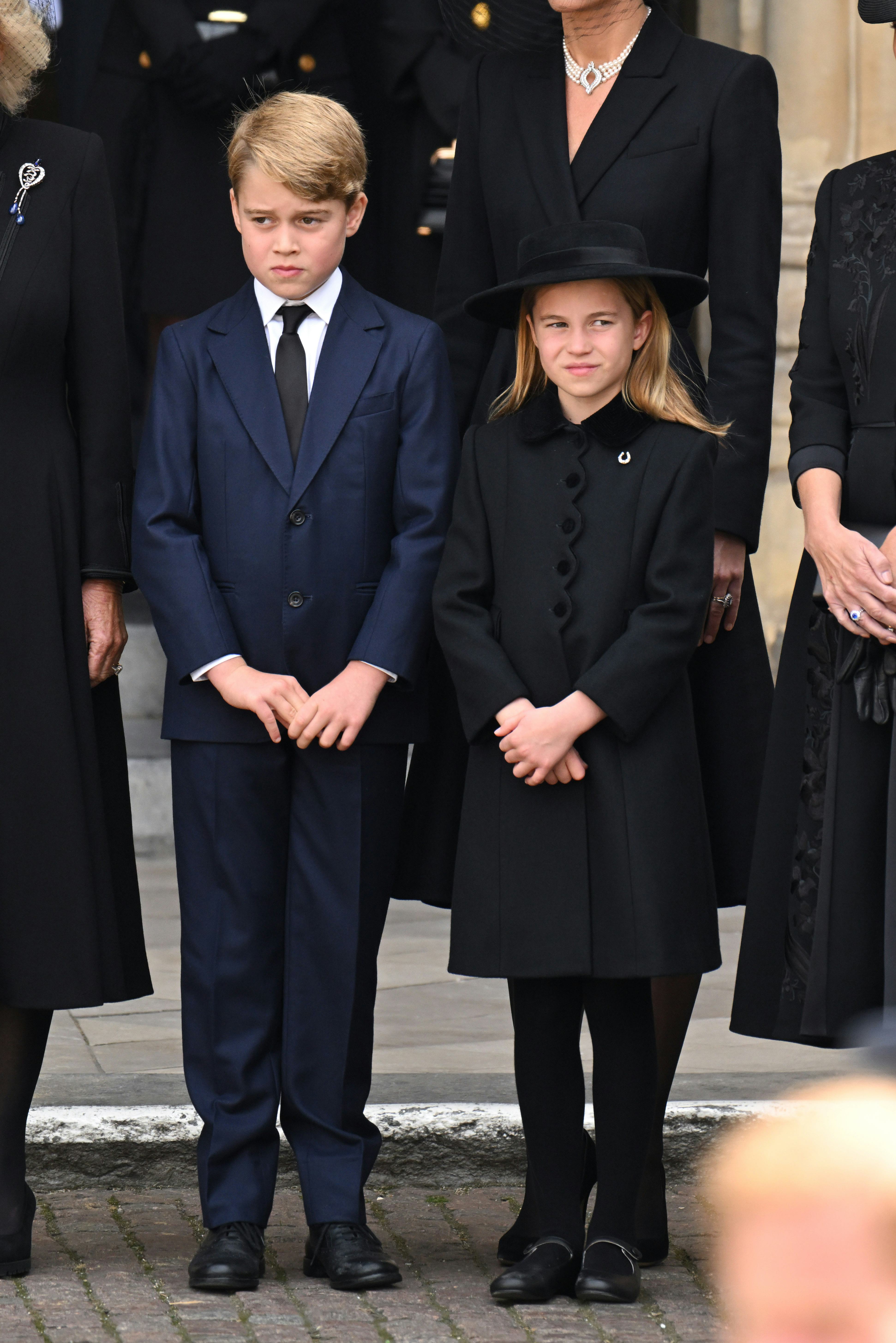 Princess Charlotte Tells Prince George To Bow At Queen's Funeral In ...