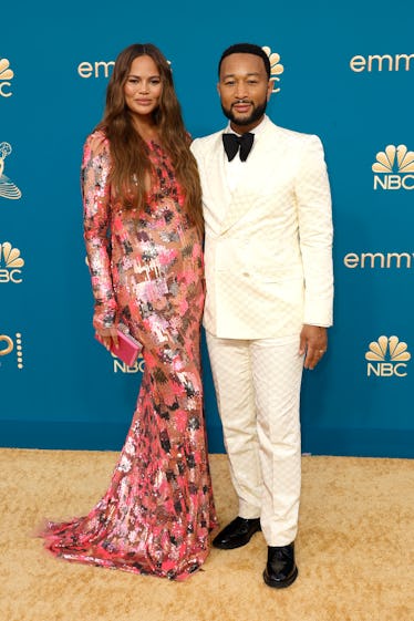 LOS ANGELES, CALIFORNIA - SEPTEMBER 12: (L-R) Chrissy Teigen and John Legend attend the 74th Primeti...
