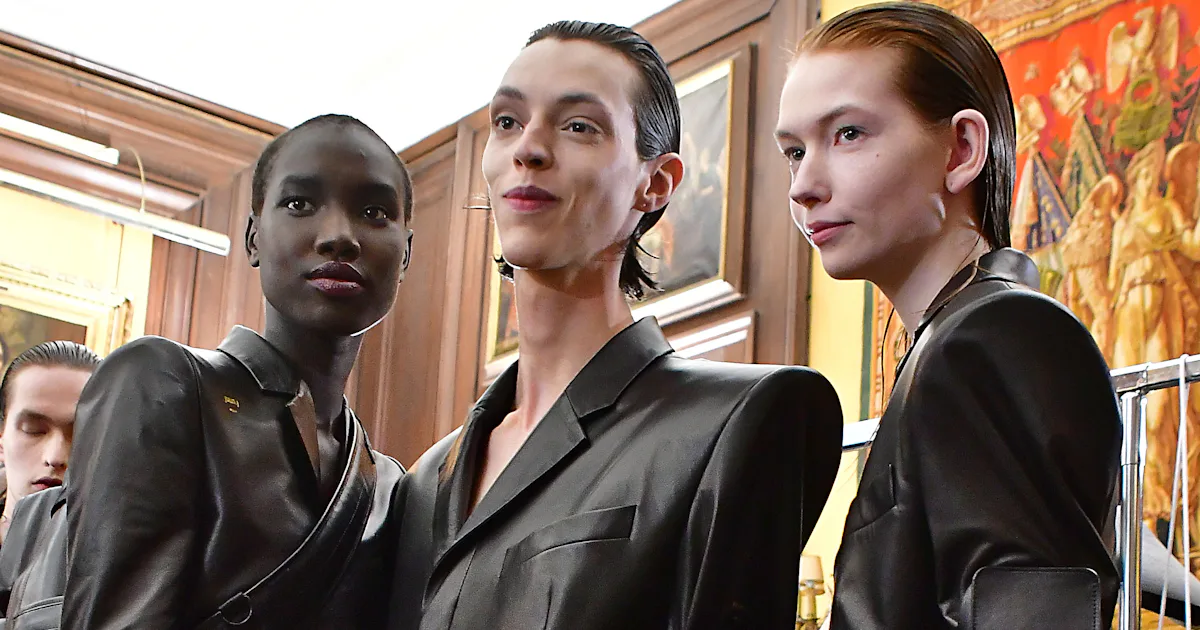 Designer Juun.J Collaborates With Samsung On The Most Stylish Smartphone