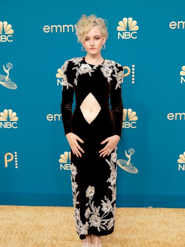 Julia Garner Channeled Louise Brooks For Gucci’s Spring 2023 Program 4 LOS ANGELES, CALIFORNIA - SEPTEMBER 12: Julia Garner attends the 74th Primetime Emmys at Microsoft T...