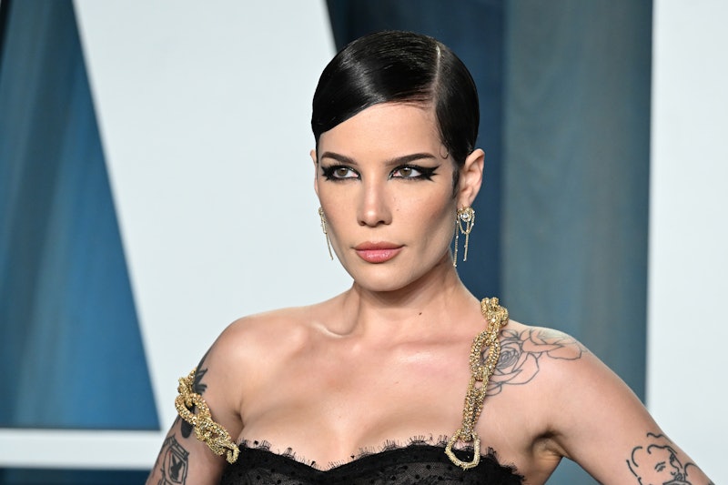 BEVERLY HILLS, CALIFORNIA - MARCH 27: Halsey attends 2022 Vanity Fair Oscar Party Hosted By Radhika ...