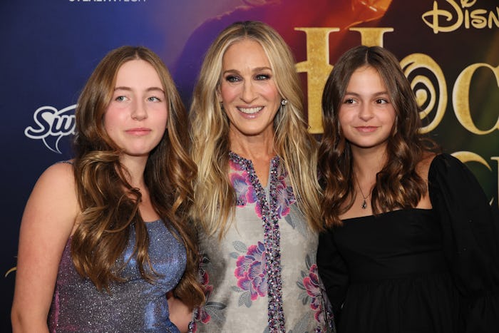 Sarah Jessica Parker brought her daughters to 'Hocus Pocus 2' premiere.