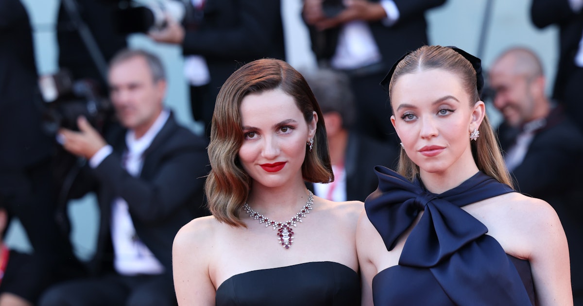Sydney Sweeney & Maude Apatow’s Old Hollywood Makeup Is Swoon-Worthy