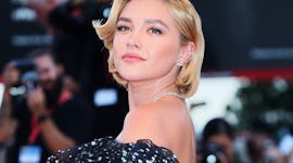 A photo of Florence Pugh's outfit at the "Don't Worry Darling" red carpet at the 79th Venice Interna...