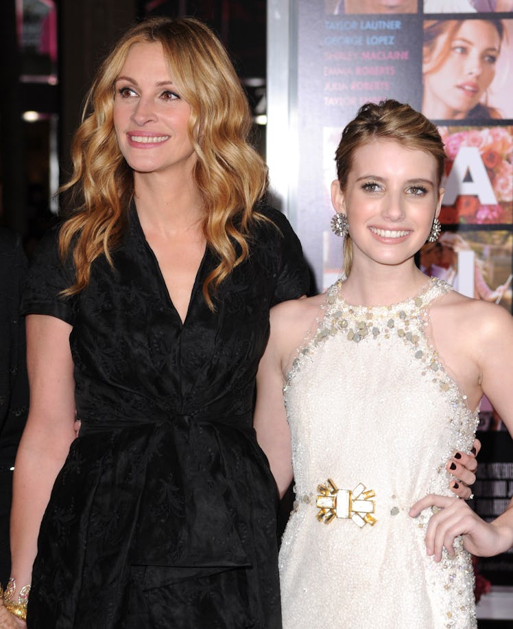 Julia Roberts and Emma Roberts attends the "Valentine's Day" Los Angeles Premiere 