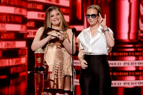 SANTA MONICA, CALIFORNIA - JUNE 05: (L-R) Megan Stalter and Hannah Einbinder speak onstage during th...