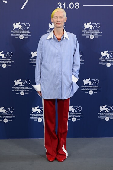 Tilda Swinton attends the photocall for "The Eternal Daughter" 