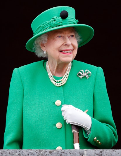 Queen Elizabeth II stands on the balcony of Buckingham Palace following the Platinum Pageant on June...