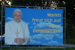 Gemeinde Marktl (Geburtsort von P A P S T B E N E D I K T X V I.), Bayern, Deutschland, Europa, 22.0...