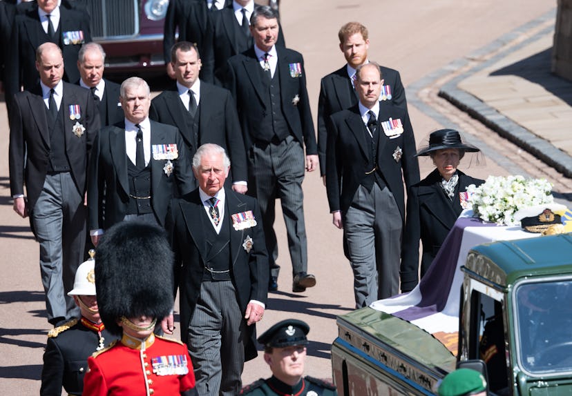 WINDSOR, ENGLAND - APRIL 17: The Duke of Edinburgh’s coffin, covered with His Royal Highness’s Perso...