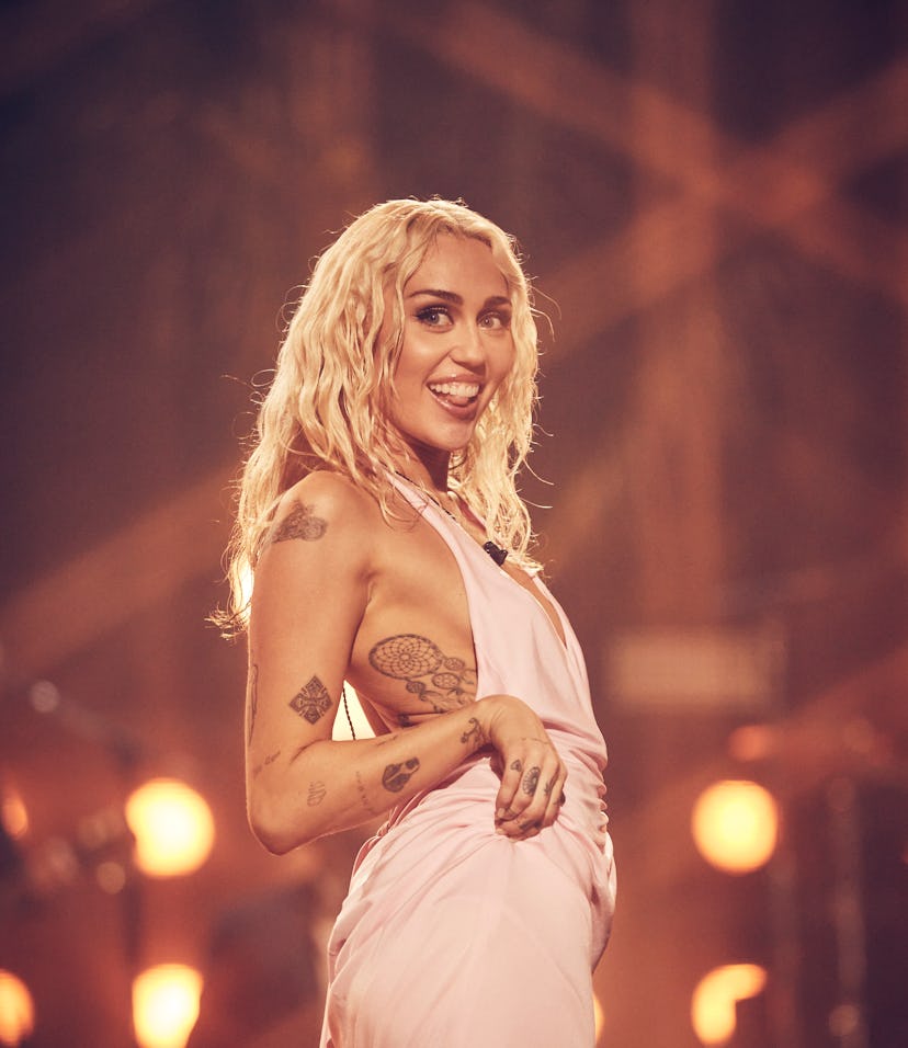 MILEYS NEW YEARS EVE PARTY -- Pictured: Miley Cyrus -- (Photo by: Vijat Mohindra/NBC via Getty Image...