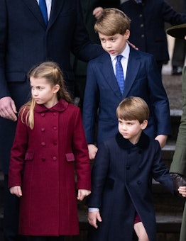 SANDRINGHAM, NORFOLK - DECEMBER 25:  Prince George, Princess Charlotte and Prince Louis attend the C...