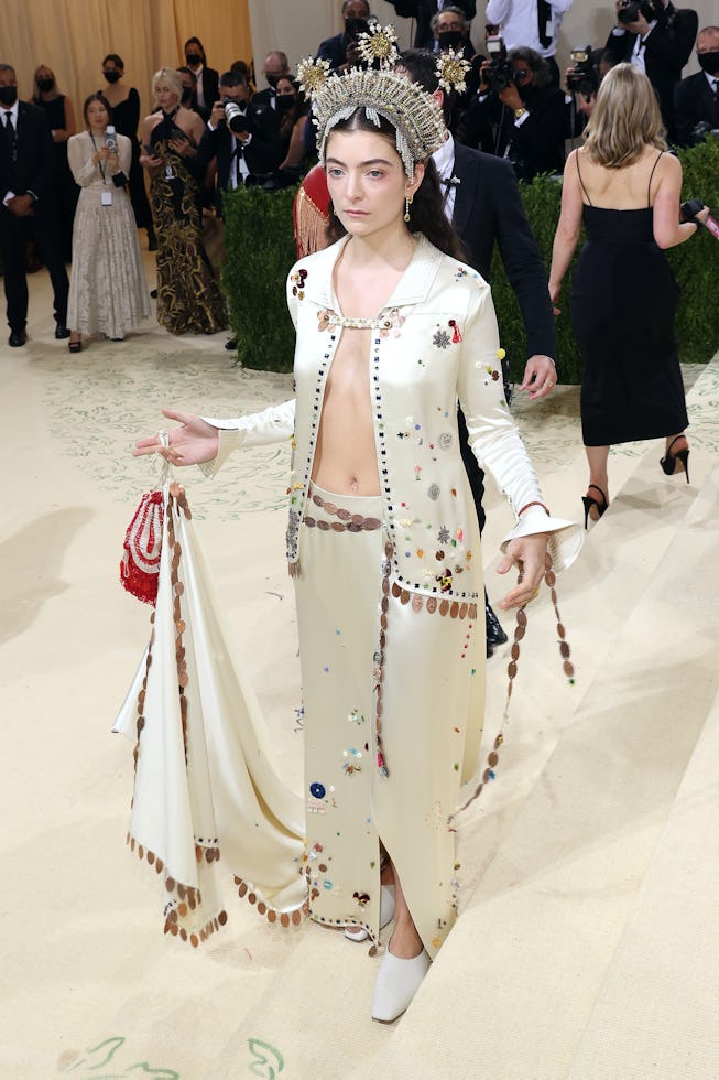 NEW YORK, NEW YORK - SEPTEMBER 13: Lorde attends the 2021 Met Gala benefit "In America: A Lexicon of...