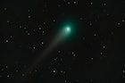 一颗绿色彗星。