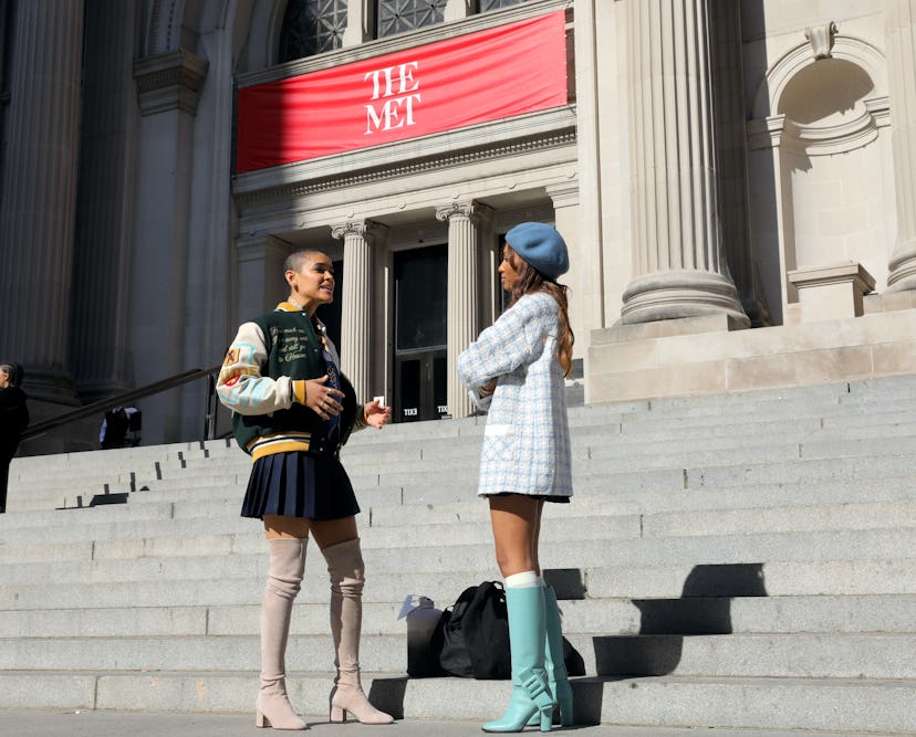 Jordan Alexander and Savannah Lee Smith on the "Gossip Girl" set outside 'The Metropolitan Museum of...