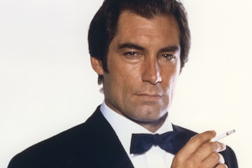 英国演员蒂莫西·道尔顿在约翰·格伦导演的《杀人执照》片场。(图片来源:Sunset…