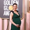 Hilary Swank works out while pregnant with twins.