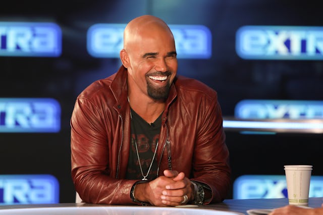 BURBANK, CALIFORNIA - OCTOBER 02: Actor Shemar Moore visits "Extra" at Burbank Studios on October 02...
