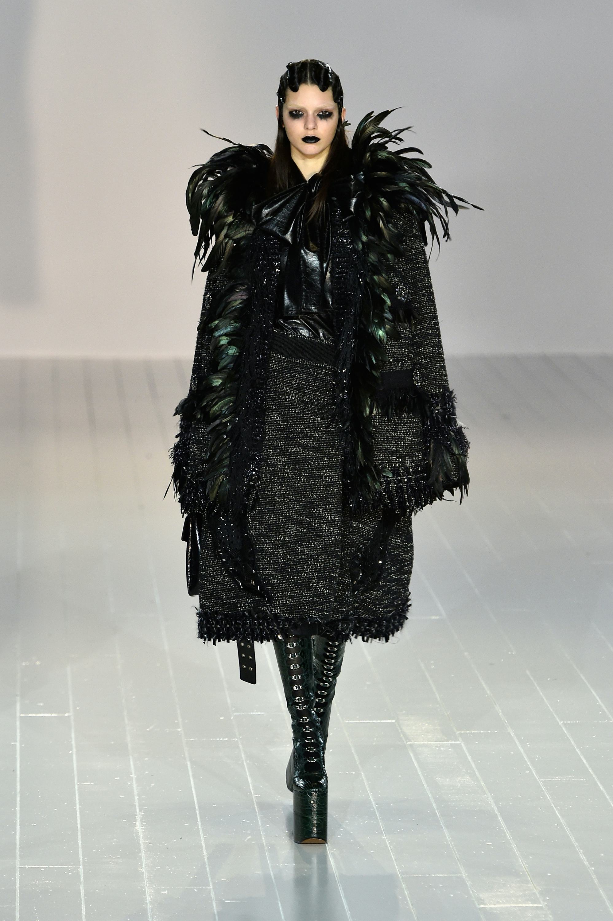 Model Kendall Jenner walks the runway wearing Marc Jacobs Fall 2016 during New York Fashion Week at &hellip;