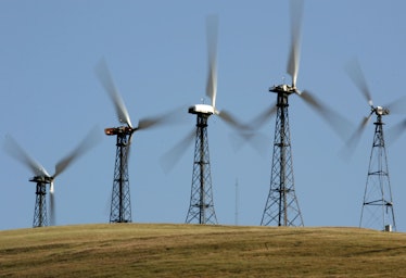 A row of wind turbines is seen at the Altamont Pass wind farm May 16, 2007 in Livermore, California....