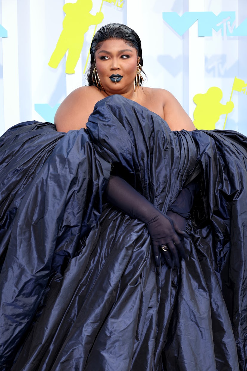 Lizzo attends the 2022 MTV VMAs