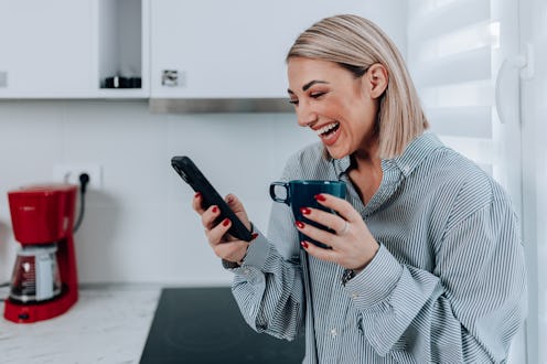 Bustle suggests the best hinge prompt answers to questions like, "Dating me is like..."