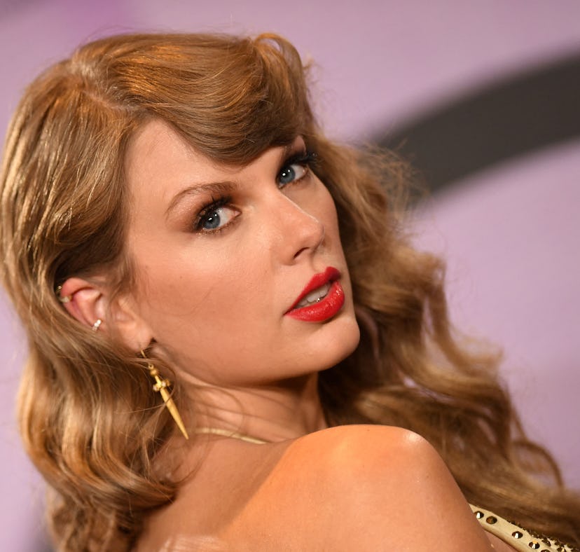 Taylor Swift might attend the 2023 Golden Globes.